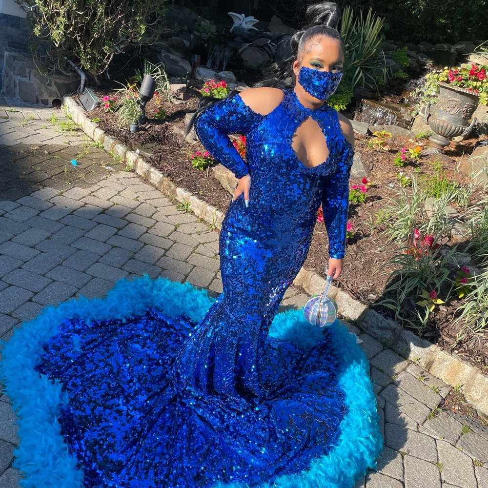 I am selling my Senior Prom Dress - Class of 2021 ! It’s only been worn once !
